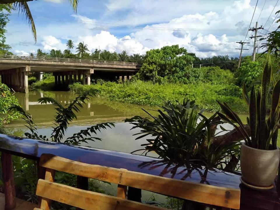 Suankafae Resort สวนกาแฟรีสอร์ท Surat Thani Exterior photo